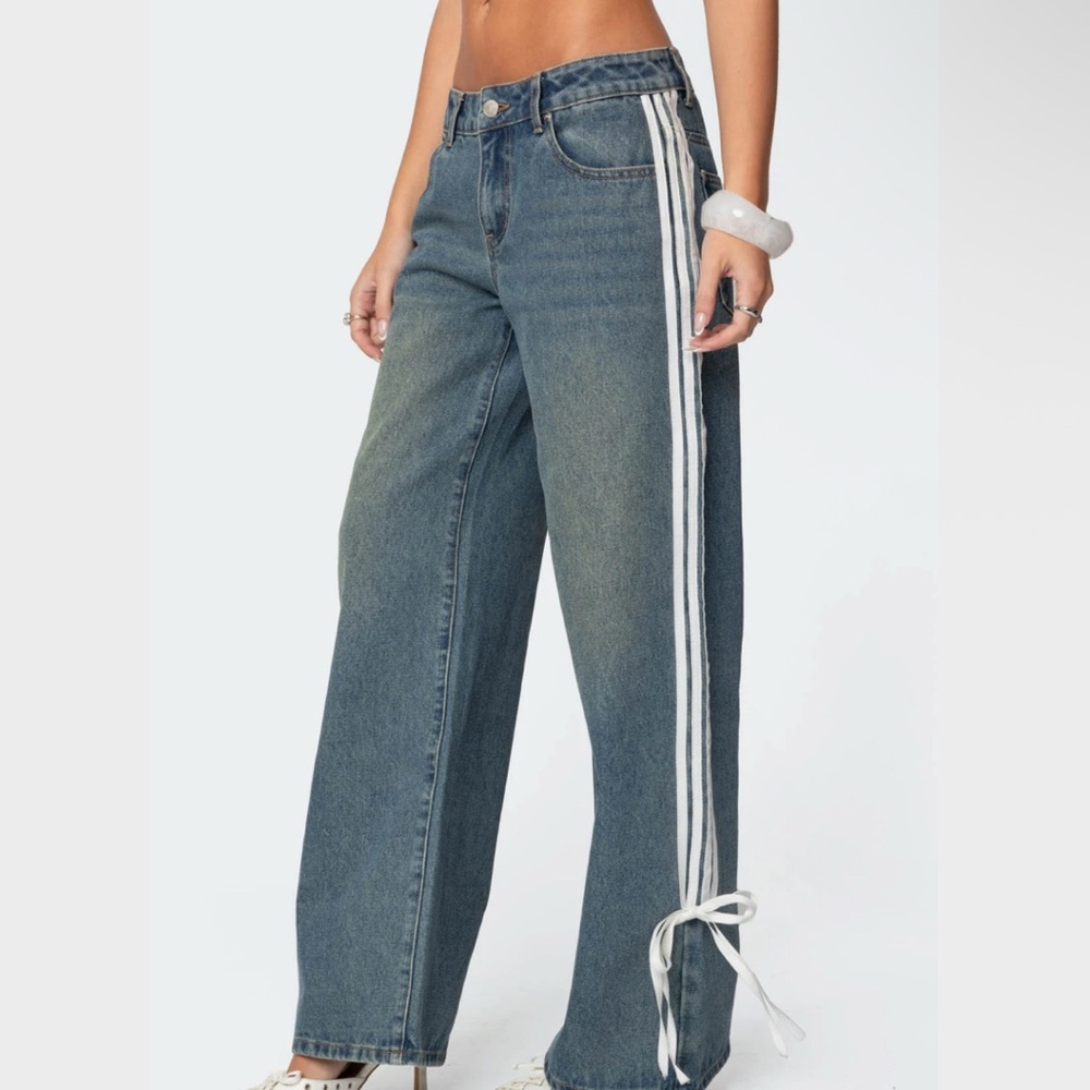 EDIKTED JEANS